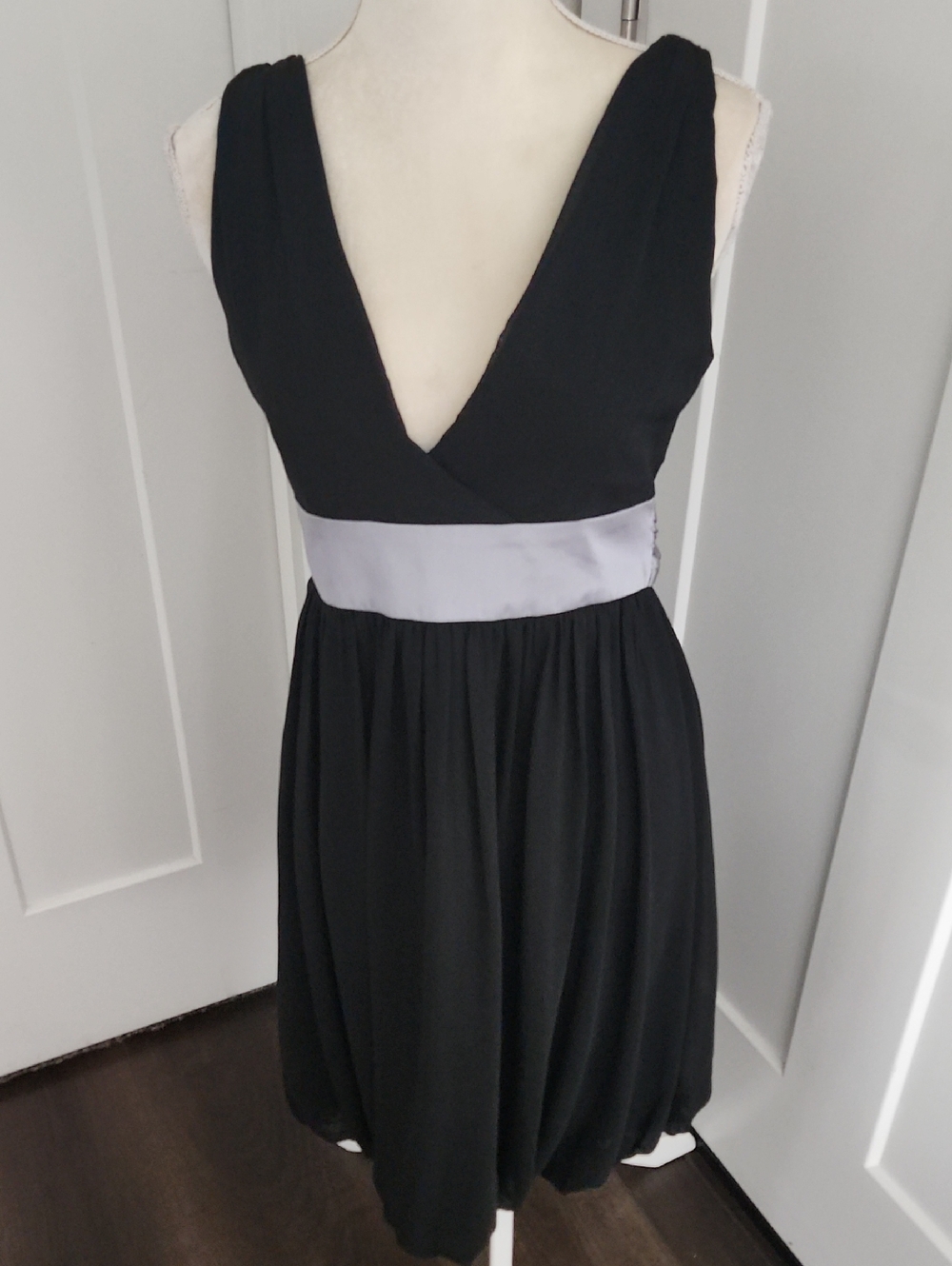 London Times Little  Black Dress Sleeveless V-Neck    Gray Waist Sash Bubble Hem